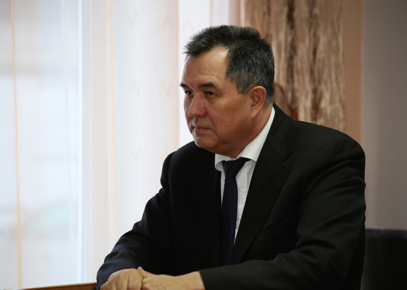 В Алтае глава ресурсов природы получил три года условно за покупку джипа