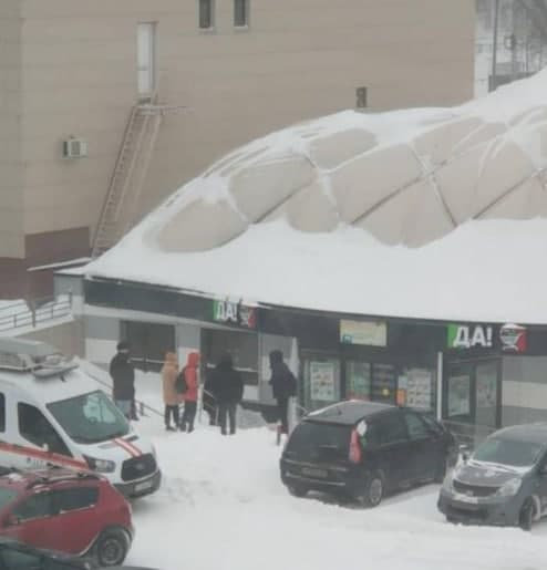 В Подмосковном Щелково произошло обрушение в ТЦ