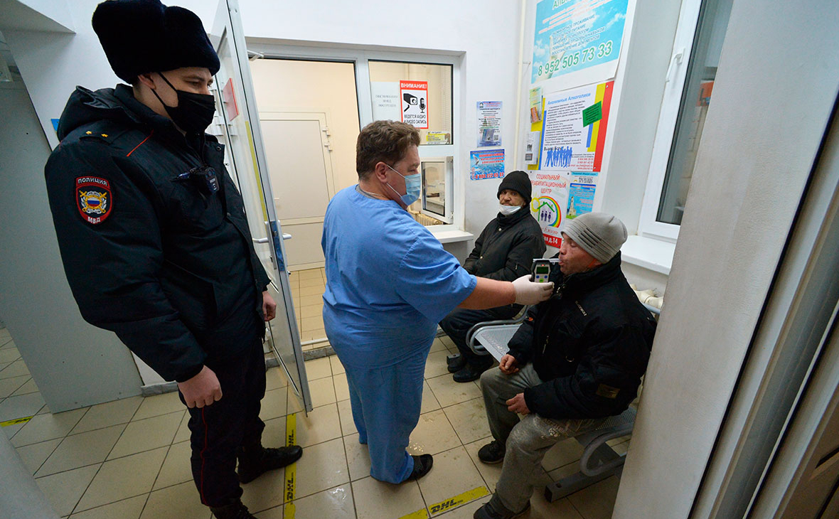 Полиция получит право забирать пьяных граждан в вытрезвитель прямо из дома