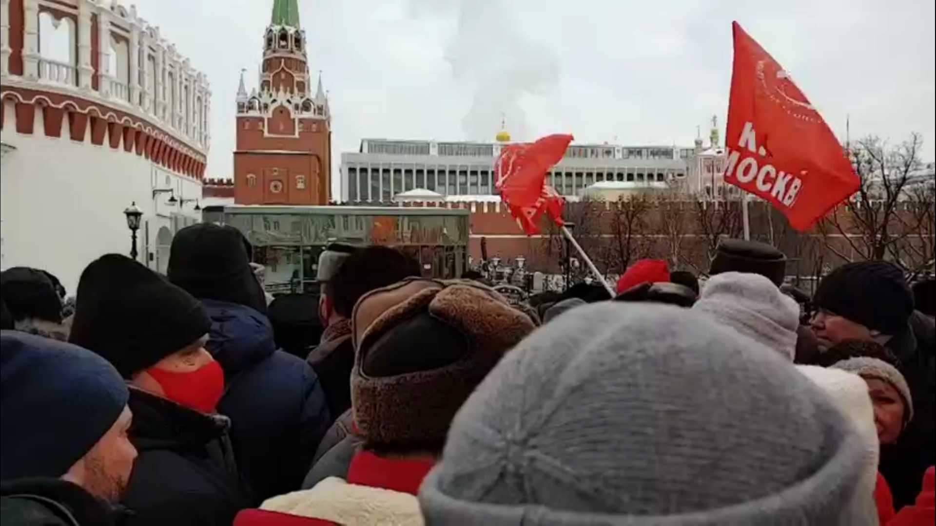 В Москве коммунисты вышли на несогласованные митинги