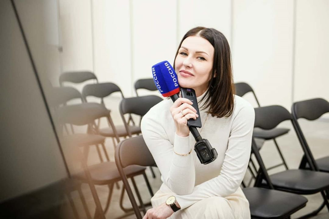Экс-ведущую, высмеявшую пособия “льготникам” в эфире, оштрафовали за участие в акции за Навального