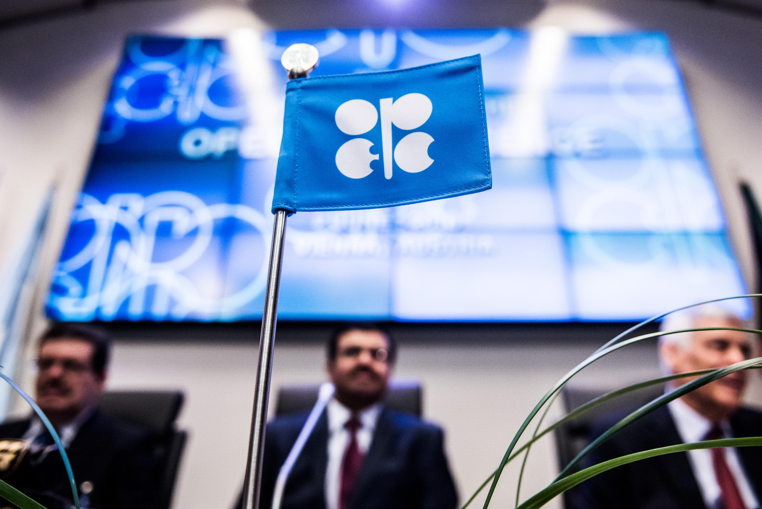 Стоимость нефти Brent превысила 67 долларов