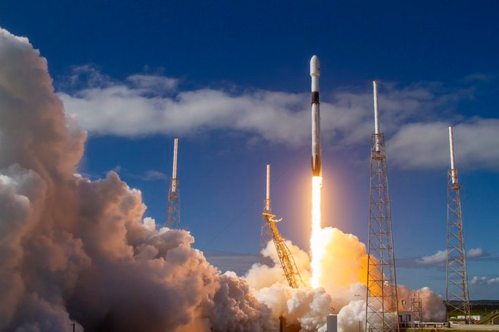SpaceX сообщила сроки очередного запуска спутников Starlink