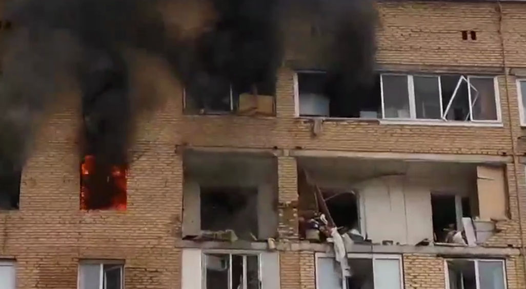 Ребенка вытащили из-под завалов после взрыва в многоэтажке в Химках