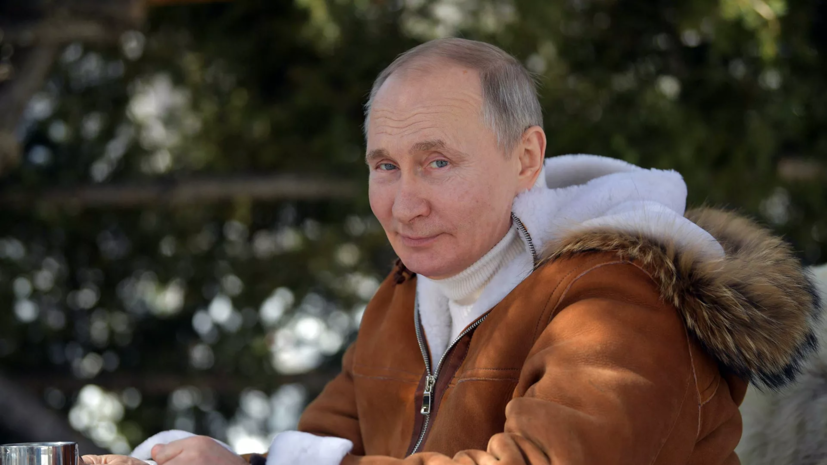 Сибирский шик! Стала известна стоимость костюмов Путина и Шойгу