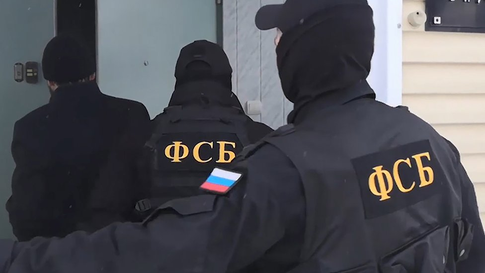 В Сочи ФСБ задержали ученика лицея, готовившего нападение на своих одноклассников