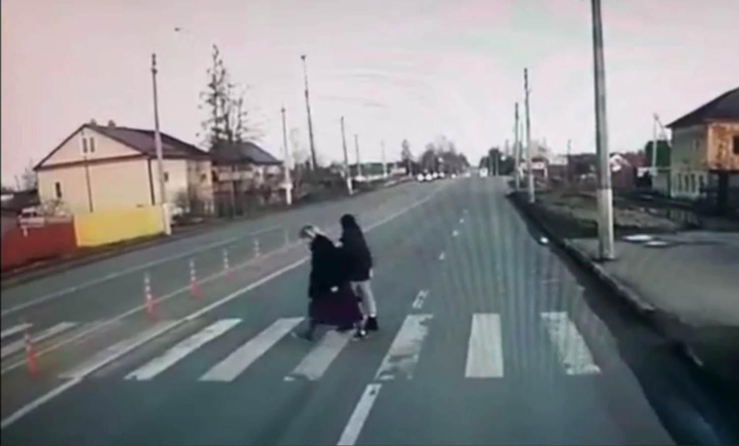 В Ленобласти женщина на машина сбила двух девочек-подростков