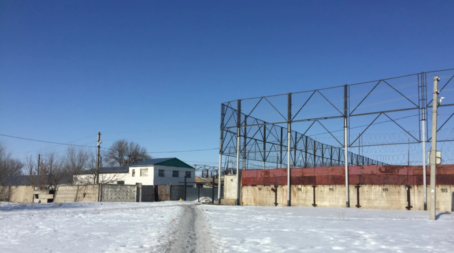Правозащитники требуют разобраться в массовых попытках суицида свердловских заключенных