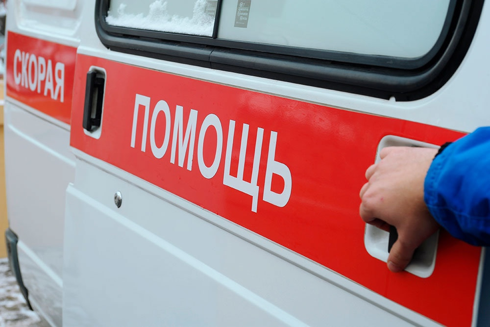 В Ростовской области пенсионер умер из-за непроходимой грязи, в которой увязли врачи