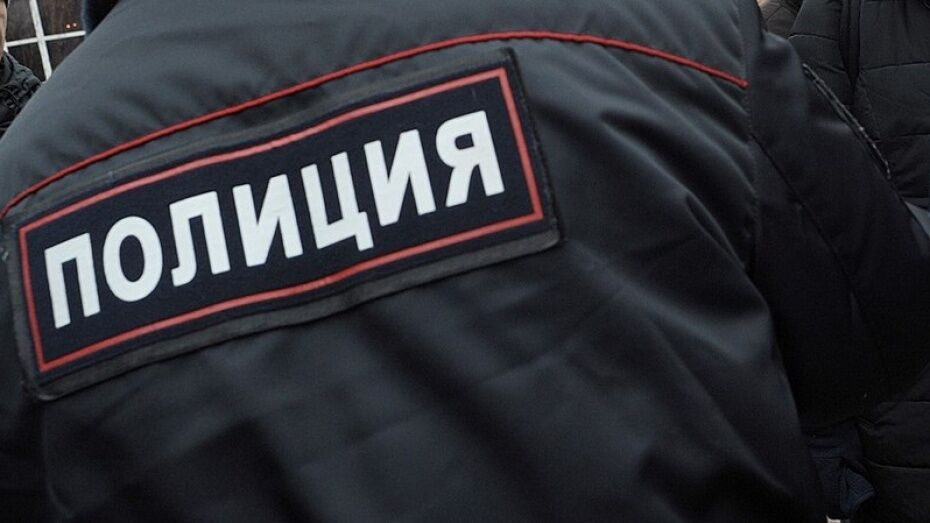 В Красноярске мужчина напал с ножом на мальчика в подъезде