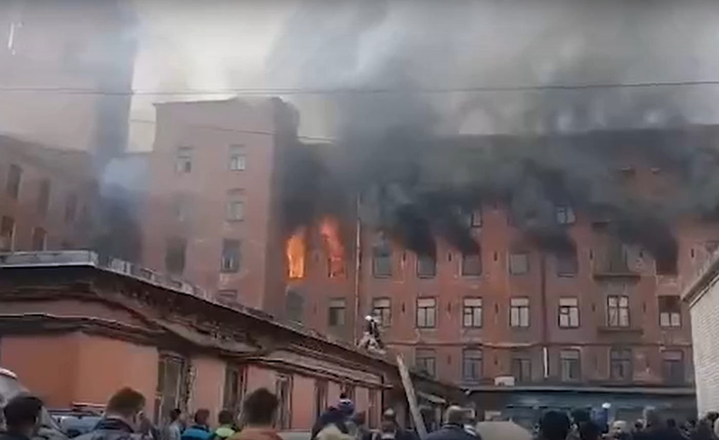 Тело нашли при тушении «Невской мануфактуры»