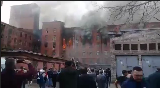 В Санкт-Петербурге горит