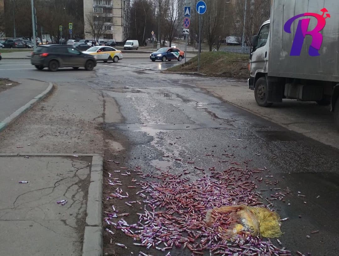 Разбитые пробирки с кровью в Гольянове могут принадлежать лаборатории «Гемотест»