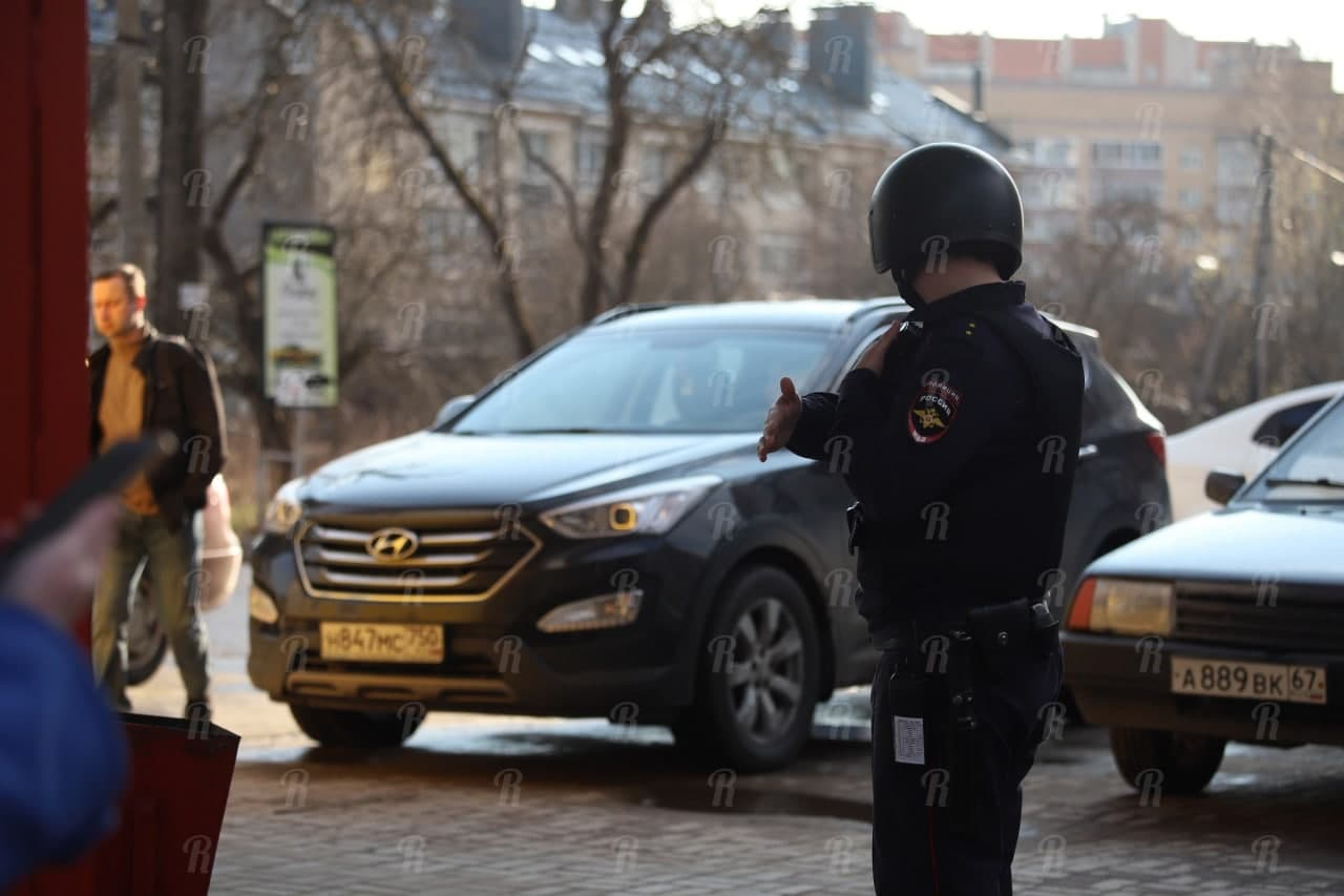 В Смоленске неизвестные открыли стрельбу из окна жилого дома