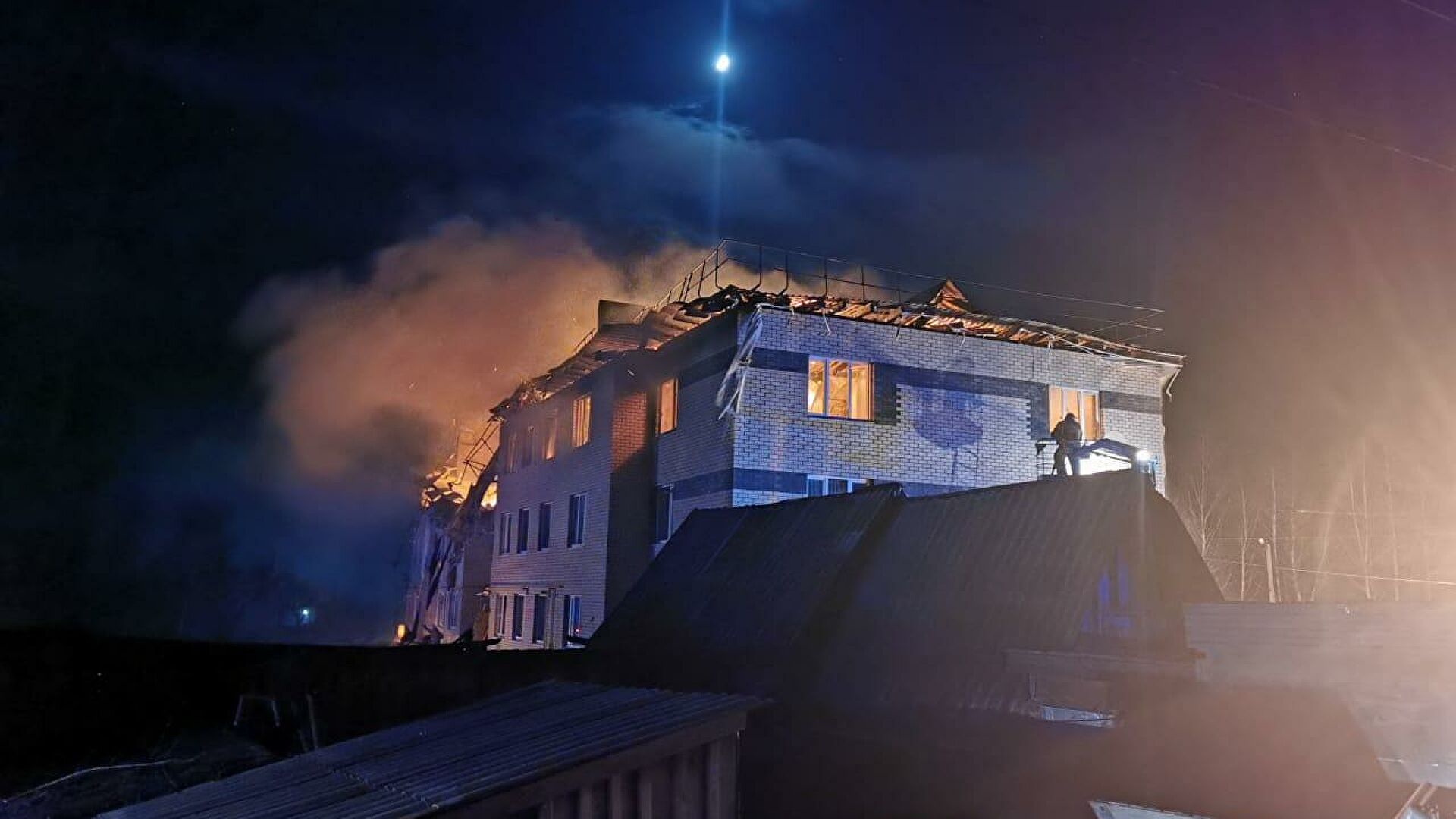 Спасатели нашли тело ребенка под завалами дома в Нижегородской области