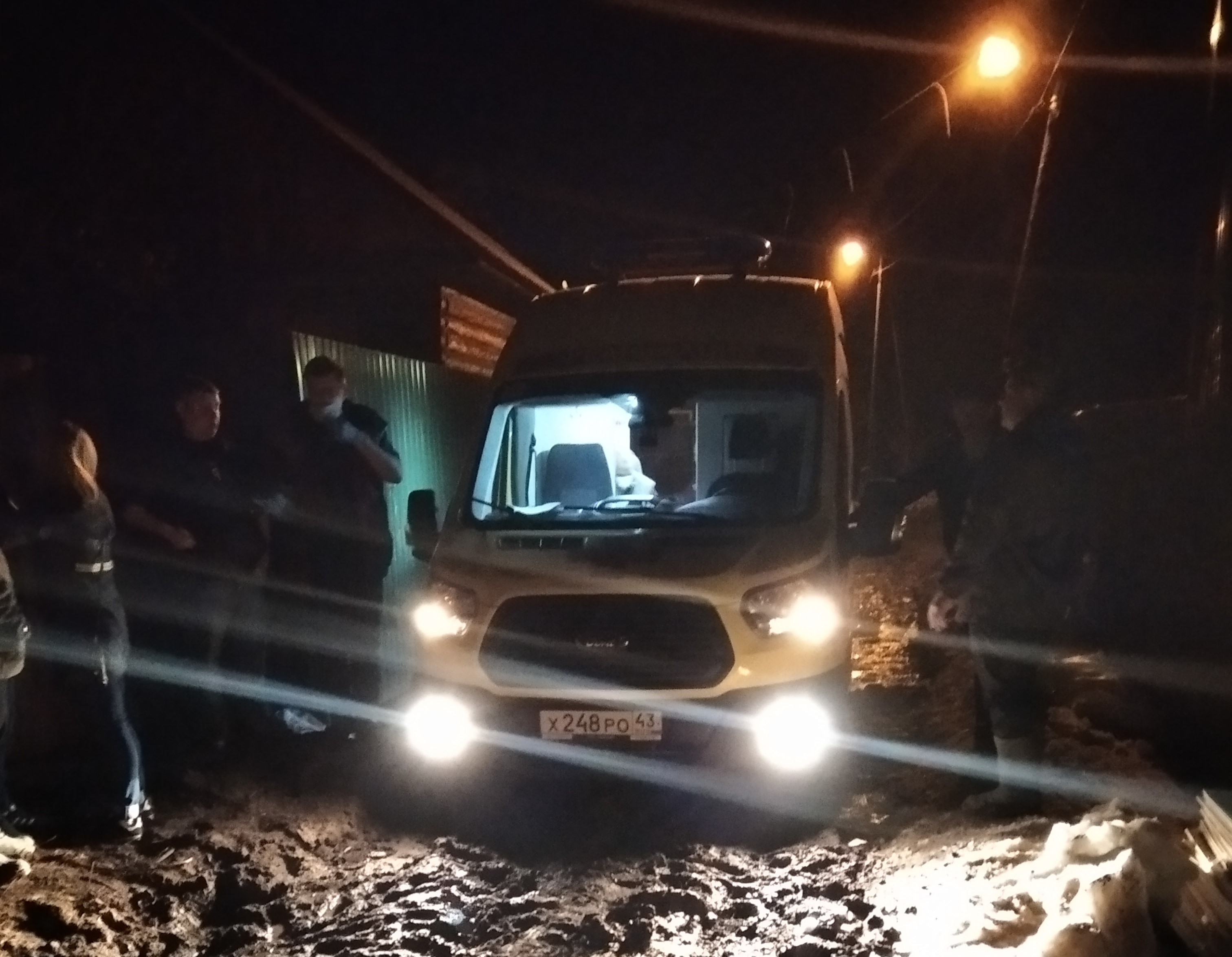 Медики скорой помощи снова утонули в грязи. На этот раз в Кирове