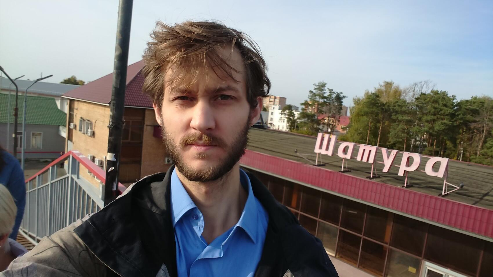 SMM-редактор команды Навального так и не вышел на связь после обыска