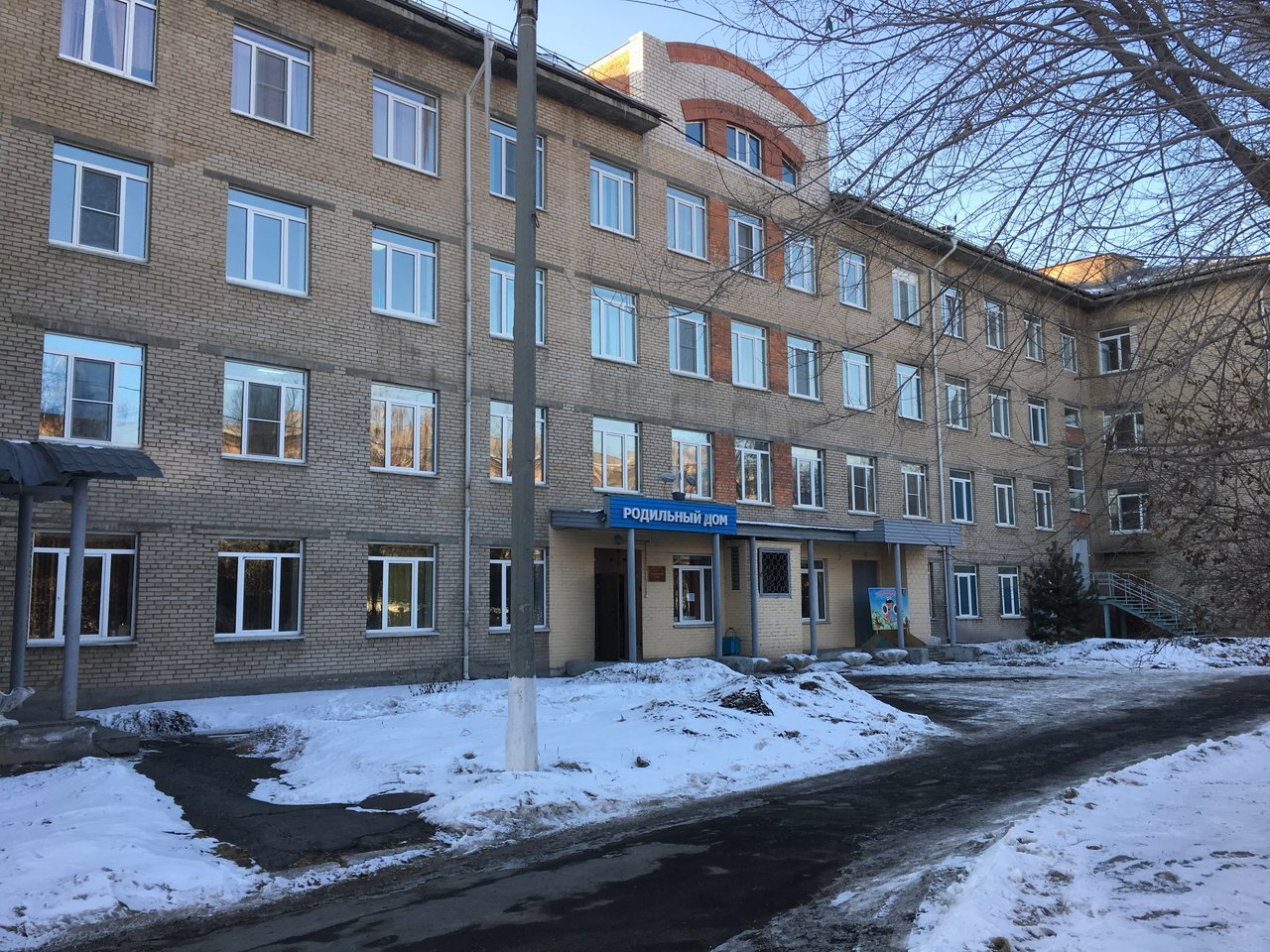 В Челябинской области родители требуют 40 млн рублей после подмены детей в роддоме