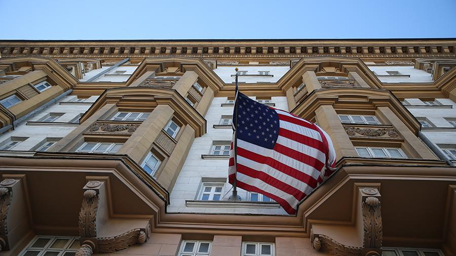 Посольство США в России прекращает выдачу виз