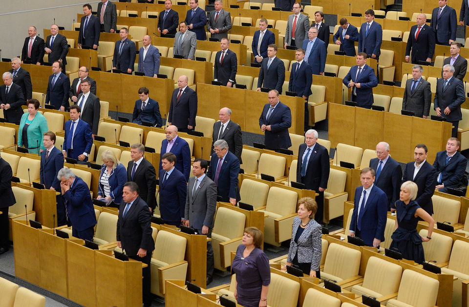 Россияне назвали профессии с завышенными зарплатами