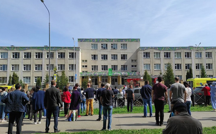 СМИ: Число погибших при стрельбе в школе в Казани выросло до 9 человек