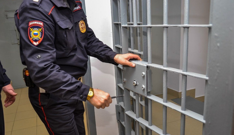 В Петербурге 45 человек задержали после массовой драки мигрантов