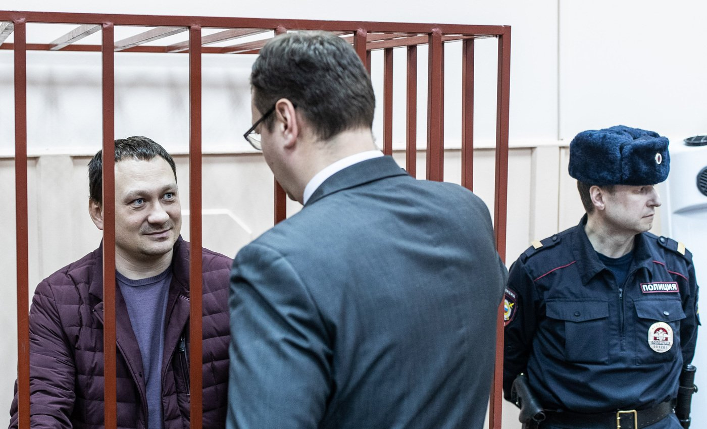 Полицейские, подбросившие наркотики Голунову, получили от 5 до 12 лет тюрьмы