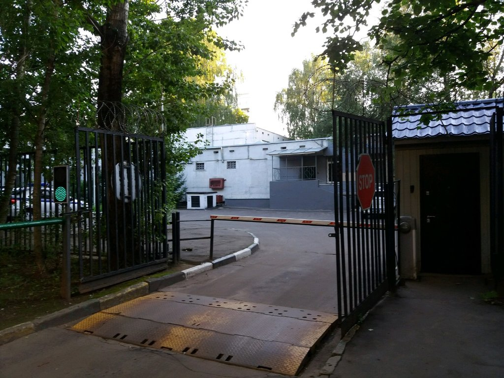 Московские полицейские били и опускали головой в унитаз мужчину