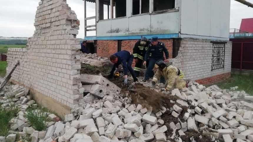 В Воронежской области при обрушении дома погибли три ребенка