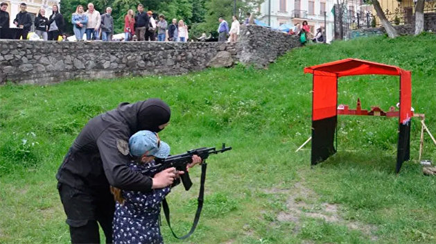 Оружие и порнография теперь в одном 