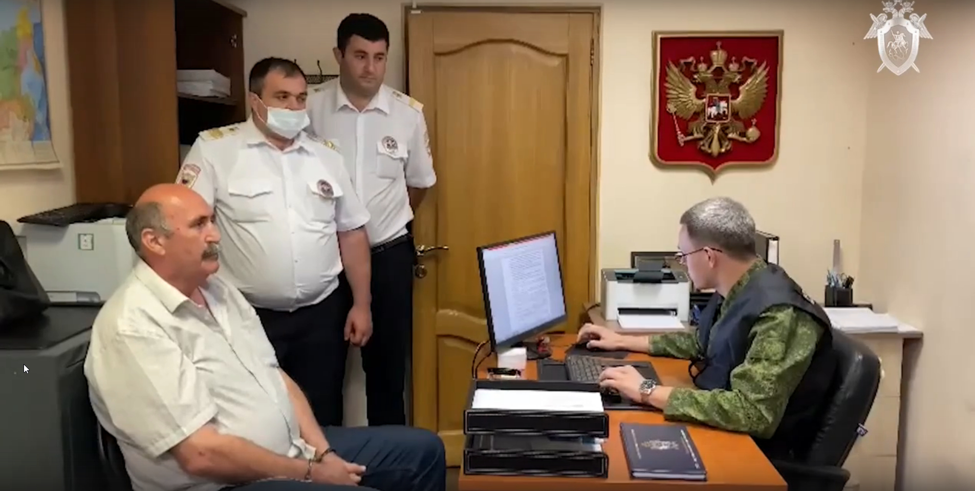 СК показал видео с арестованным по обвинению в убийстве двух приставов жителя Сочи