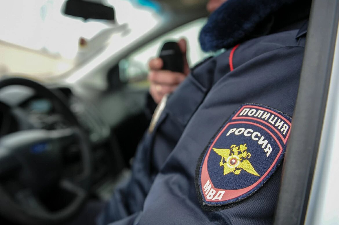В кризисную квартиру в Махачкале силовики пришли за ЛГБТ-девушкой