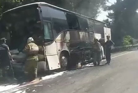 Видео с места столкновения двух автобусов с детьми на Кубани