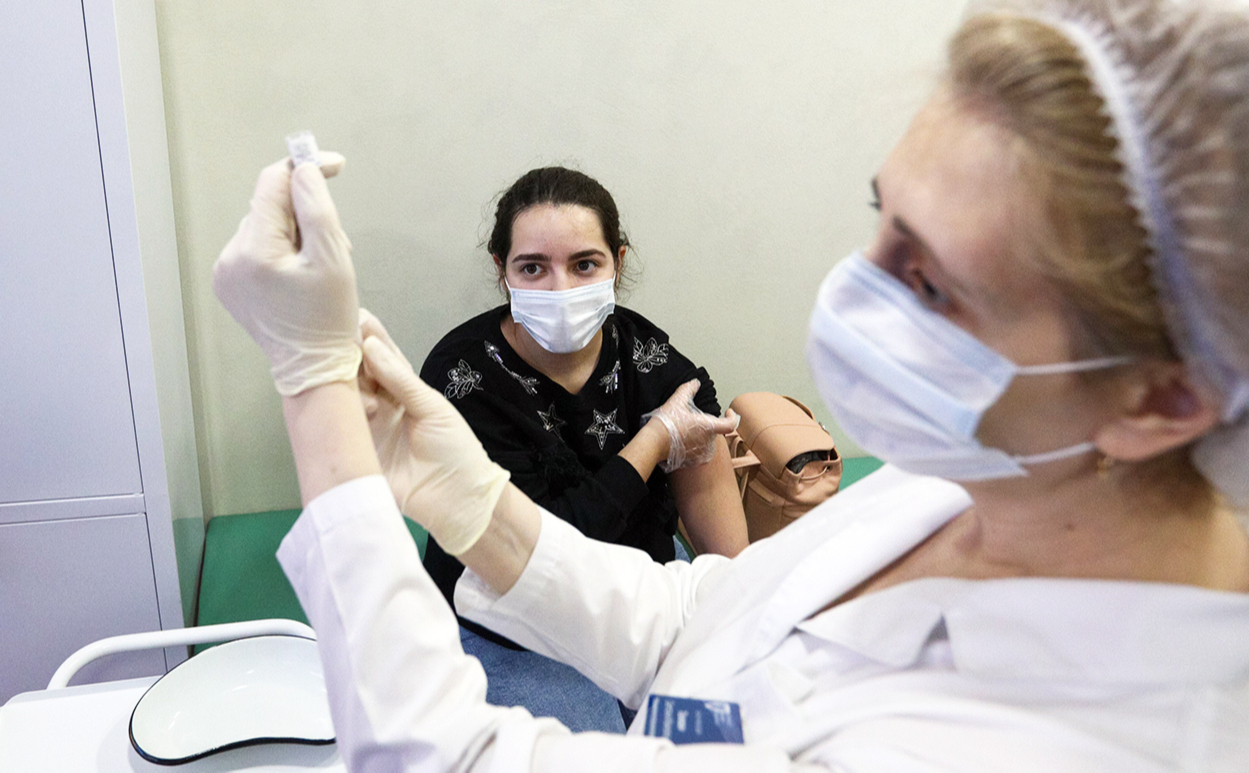 В Мурманской области ввели обязательную вакцинацию от Covid-19 для ряда категорий граждан