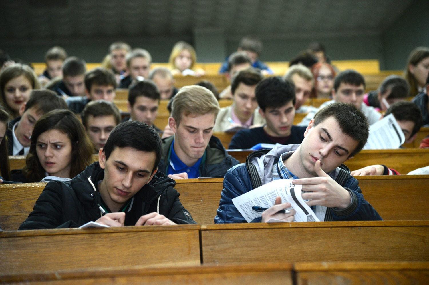 Меньше половины россиян имеют возможность отучить ребенка в вузе