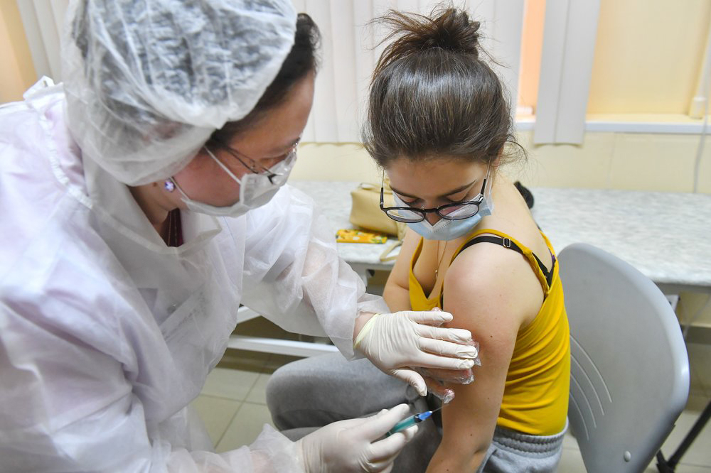 На Кубани ввели обязательную вакцинацию для работников нескольких сфер