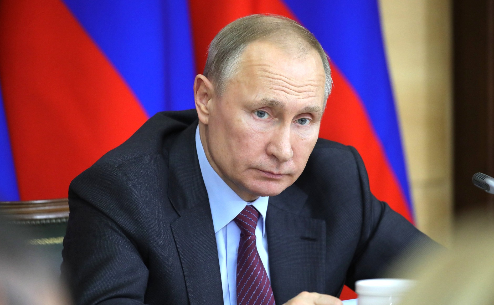Путин подписал закон о ежемесячных выплатах семьям погибших во время службы