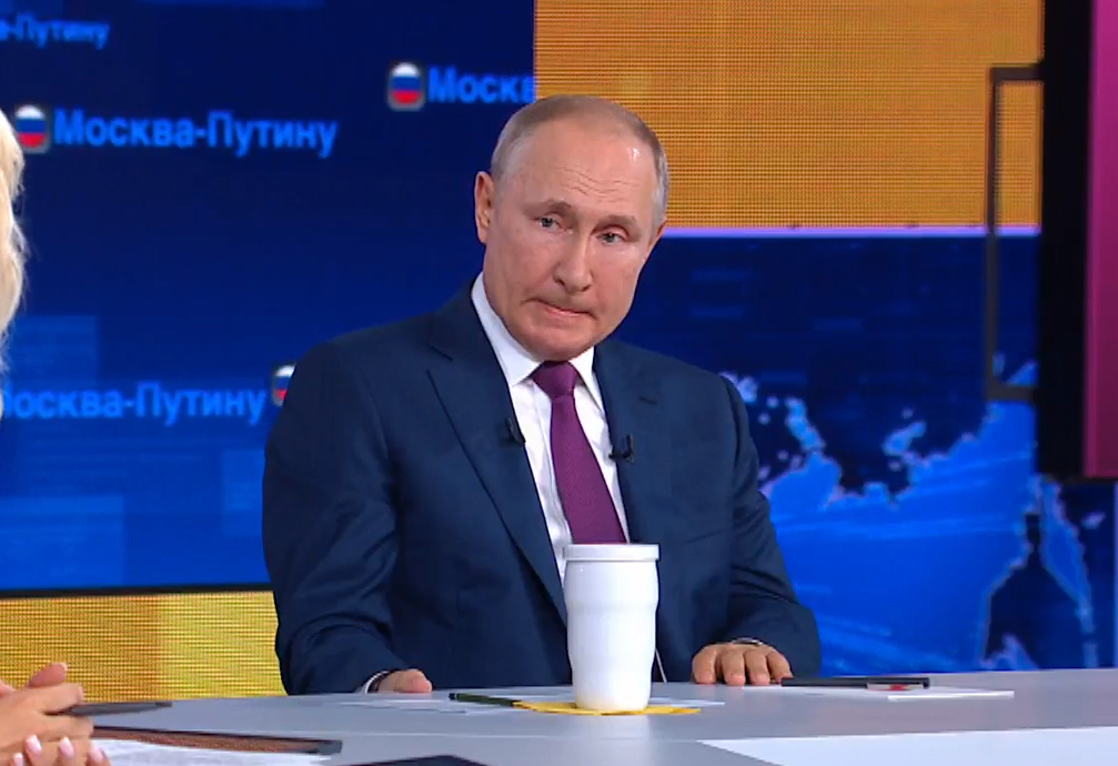 «Я, наверное, проговорился»: Путин прокомментировал инцидент с британским эсминцем и американским самолетом