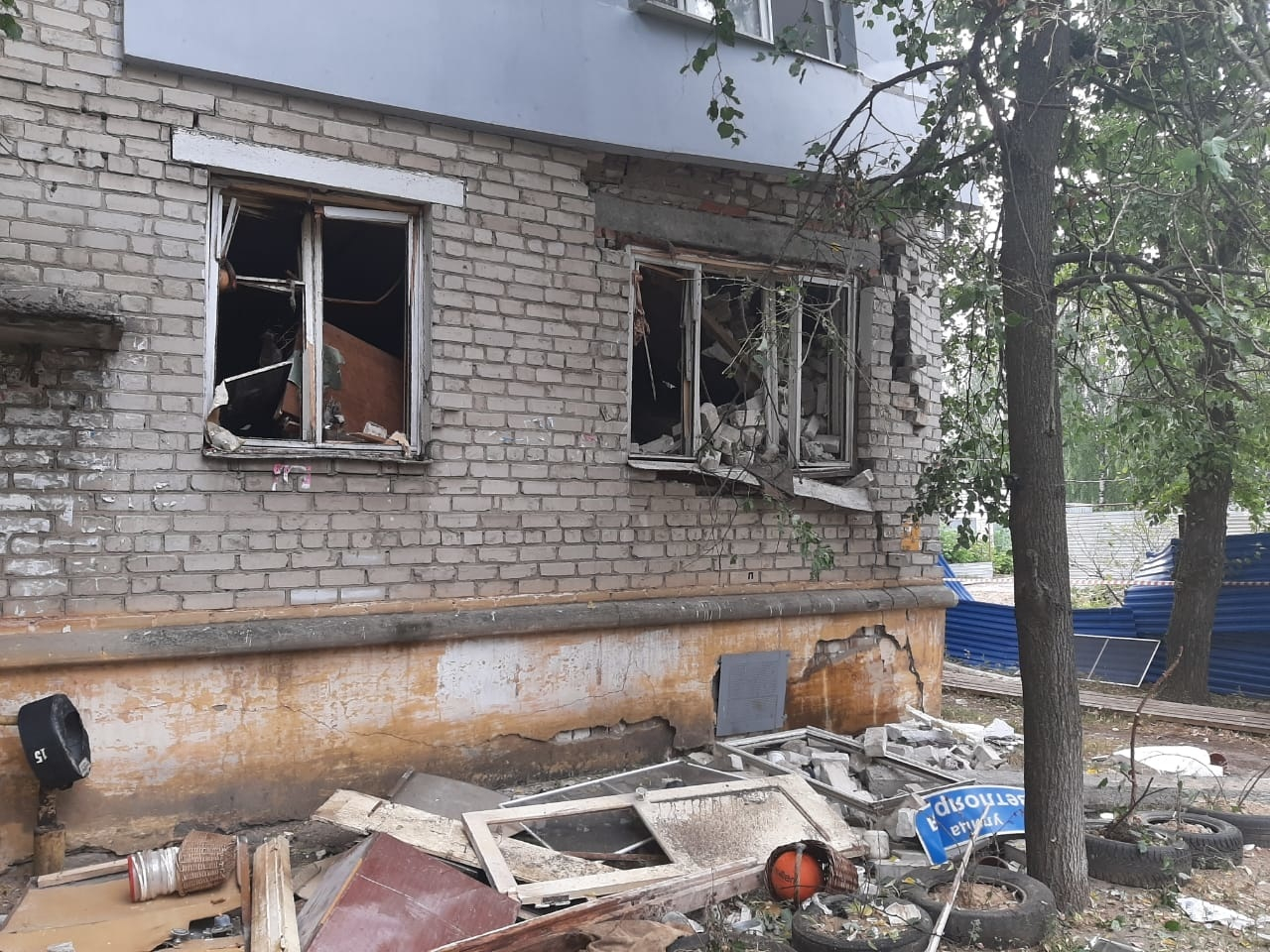 Трое человек пострадали из-за взрыва газа в доме в Нижнем Новгороде