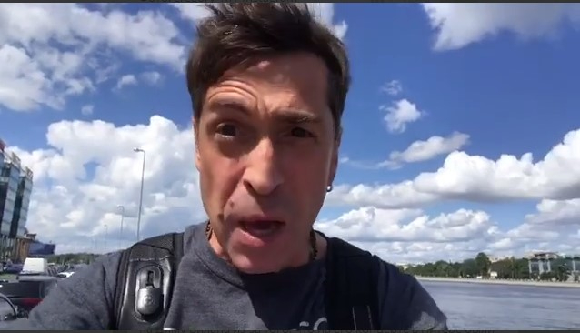 Лидер группы «Ногу свело!» обрушился с матерной бранью на Билана