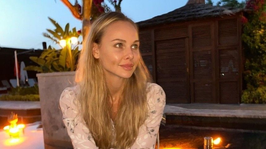 Новая девушка Мамаева ответила на нападки экс-супруги футболиста
