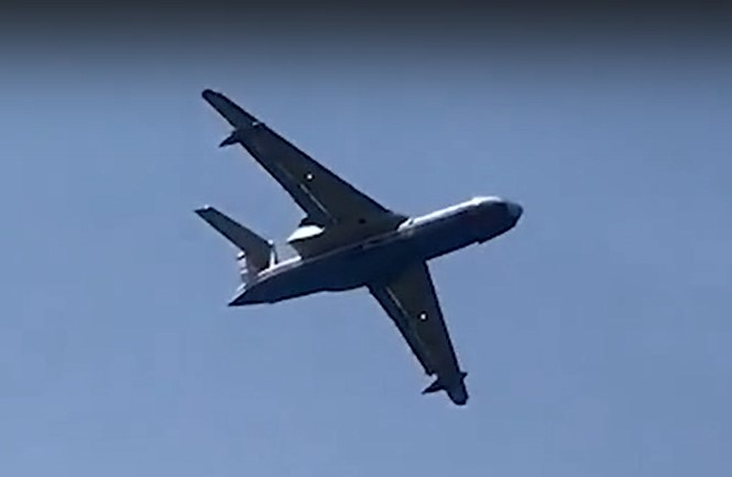 Неблагодатный огонь: самолет «Ростеха» Бе-200 тушит лесные пожары в Греции