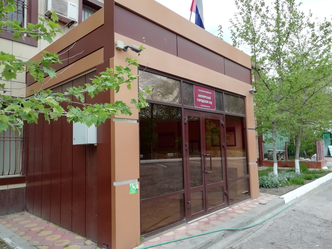 Полицейского, отказавшегося регистрировать заявление об изнасиловании, осудили на 5 лет