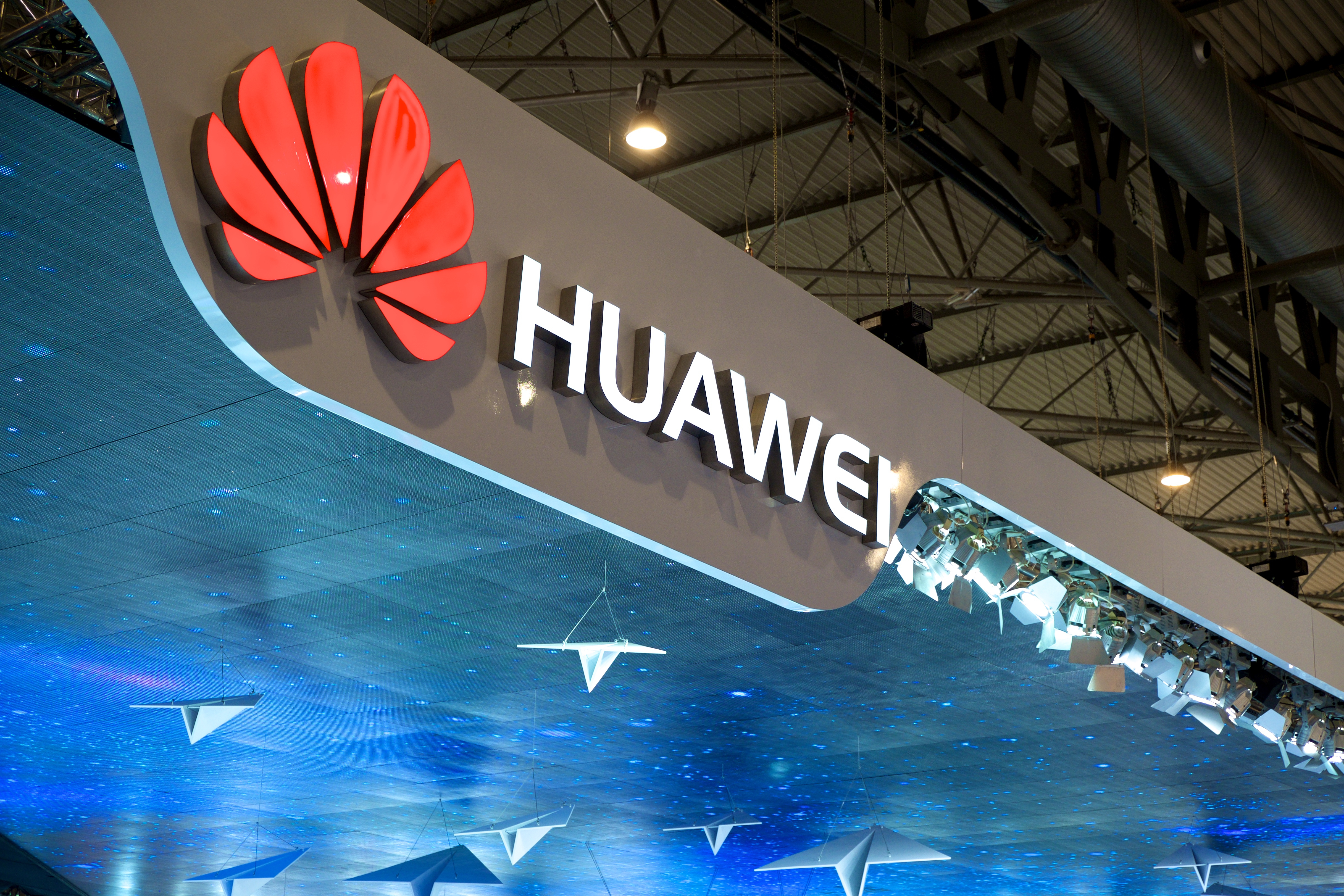 Huawei разрабатывает новый растягивающийся экран смартфона