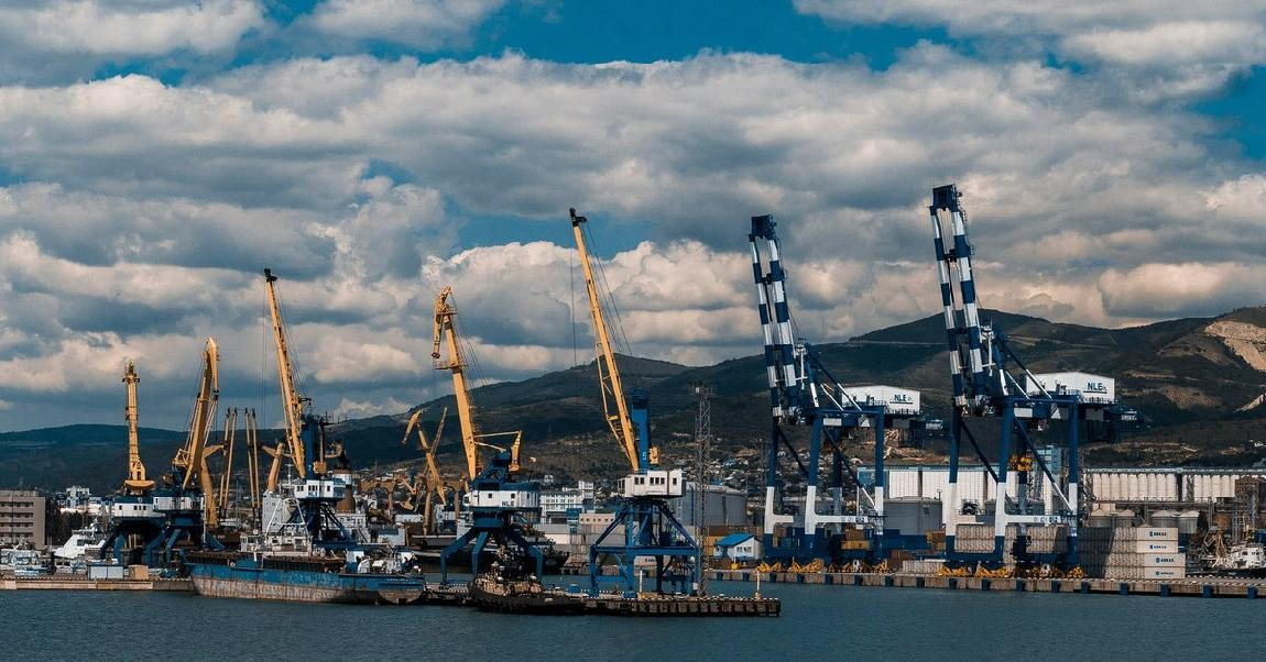 В Новороссийске произошел разлив нефти