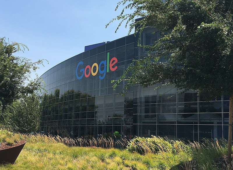 Суд оштрафовал Google на 10,5 млн рублей за отказ удалять запрещенную информацию