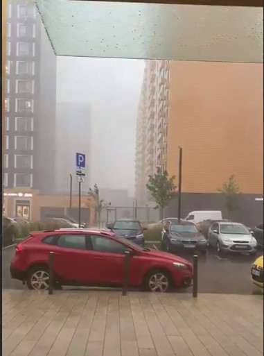 На Москву обрушились сильный ливень и ветер