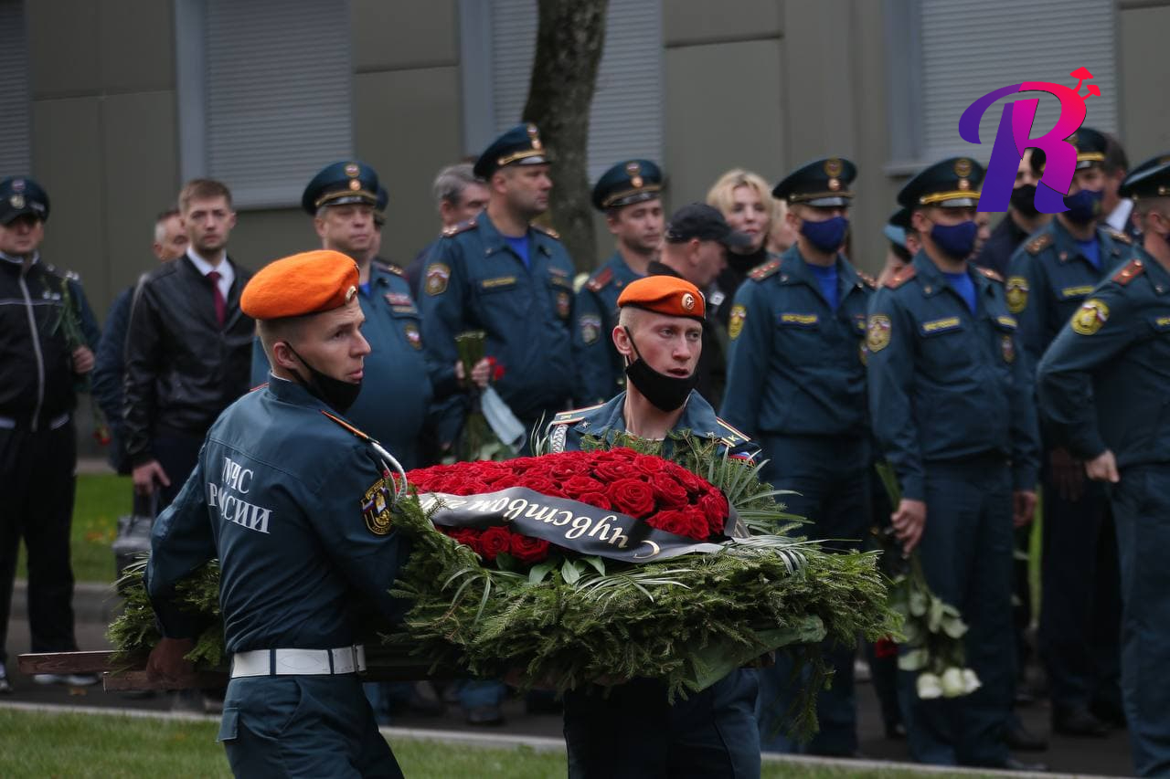 В Москве проходит церемония прощания с главой МЧС
