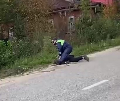 Сотрудники Ивановского ГИБДД применили силу в отношении пьяного виновника ДТП