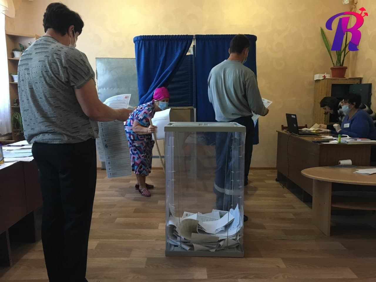 На участки в Ростовской области, где голосуют жители ДНР и ЛНР, не пускают наблюдателей